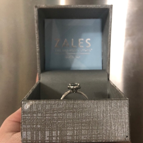 Ring - Picture 2 of 3